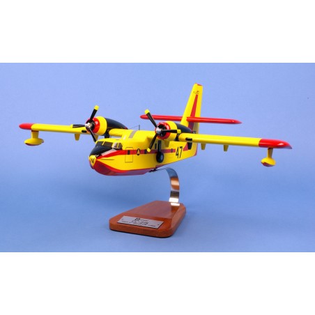 Maquette CANADAIR CL-215 Pélican n°47 F-ZBBW