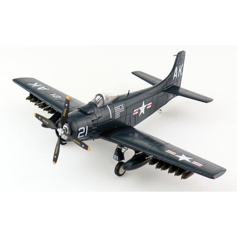 Maquette AD-3 SKYRAIDER VMA-121 USMC KOREAN WAR
