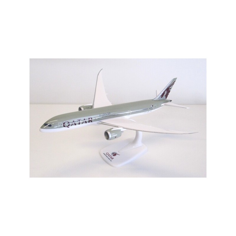 Maquette Boeing 787-9 Dreamliner QATAR AIRWAYS ech 1/200