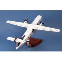 Maquette ATR 72-600 AIR CORSICA en bois peint